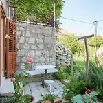 Apartment A4, Private Terrace Wi-Fi
